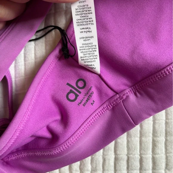 NWT ALO Yoga Airlift Intrigue Bra - Sports Bra Top - electric violet - medium - Picture 3 of 6
